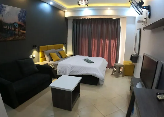 Dive Pool Apartmanhotel Gurdaka