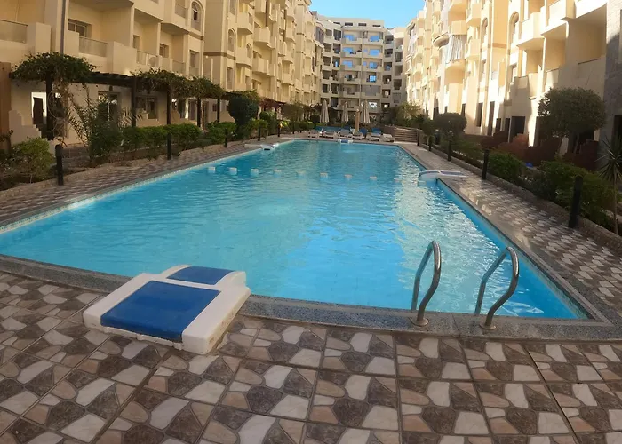 Dive Pool Apartmanhotel Gurdaka