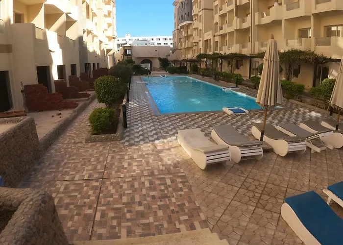 Dive Pool 3*